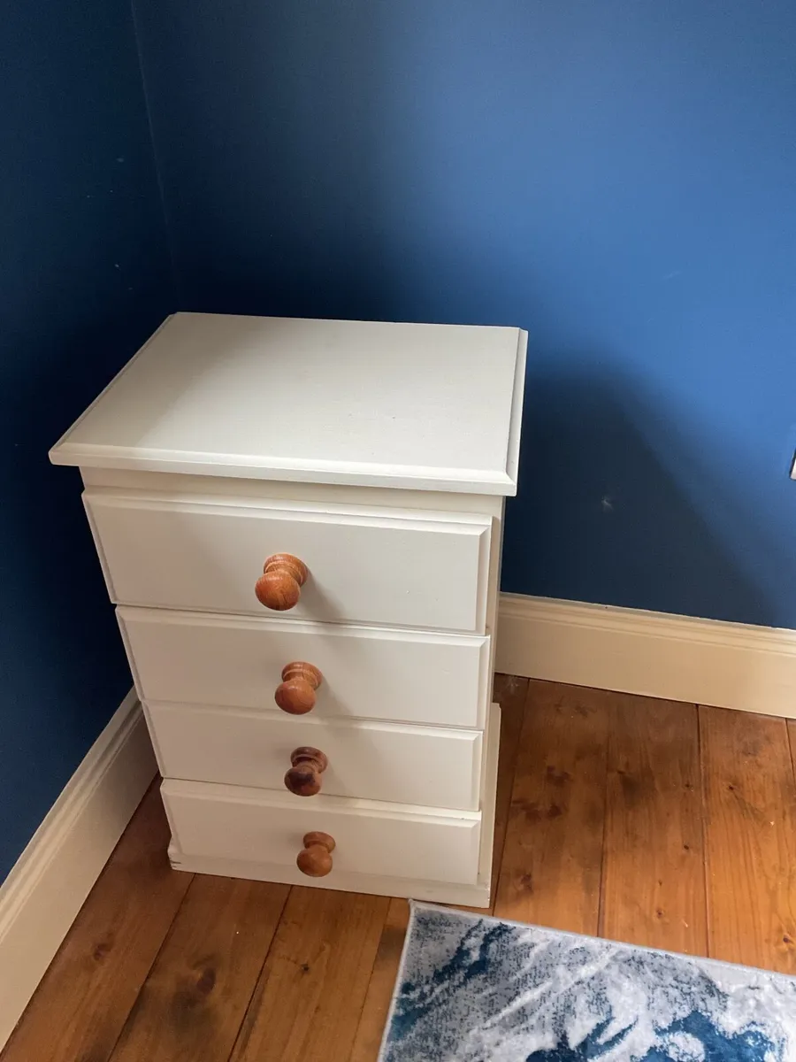 Bedroom furniture - Image 4