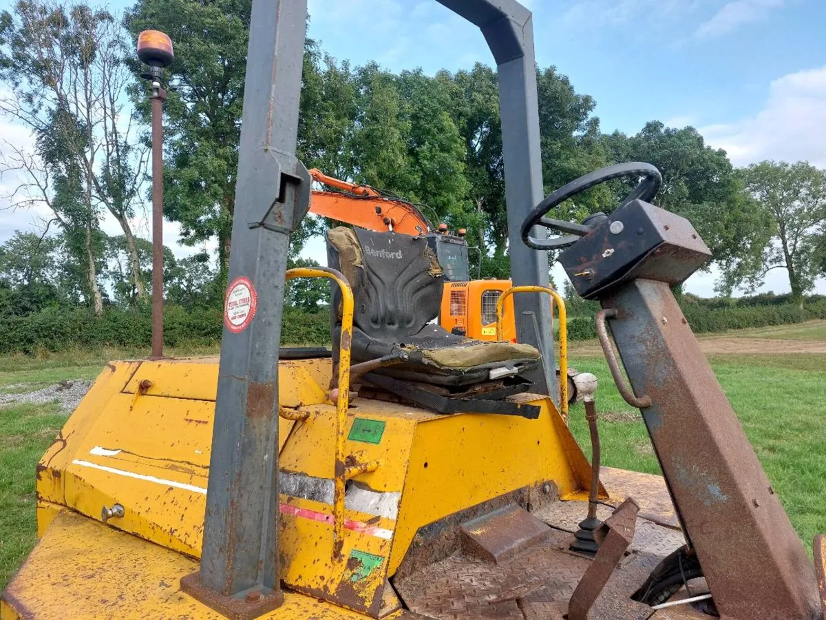 6 tonne Bedford dumper - Image 2