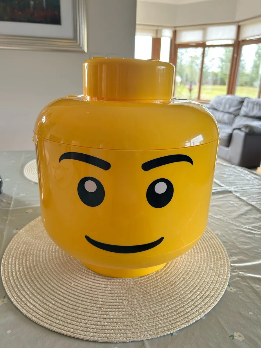 Lego head storage unit - Image 1