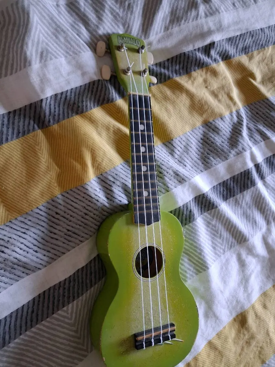 Ukulele - Image 2