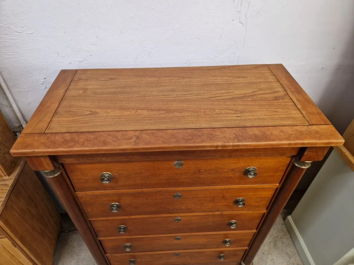 Large American lexington cherry chest of drawers - Image 3