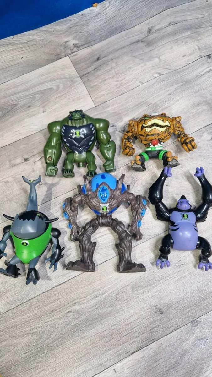 Ben 10 — 5 Large Alien Figures — Humungousaur, Gra - Image 1