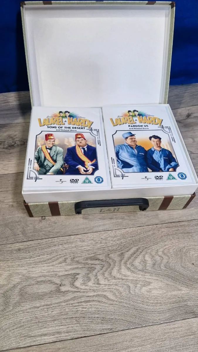 Laurel & Hardy — 9 Feature Films - Image 3
