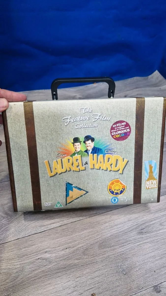 Laurel & Hardy — 9 Feature Films - Image 4
