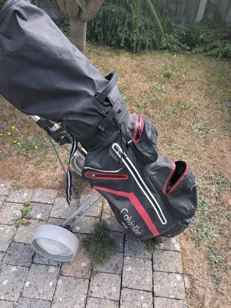 Beginner set of Golf clubs and trolley - Image 2