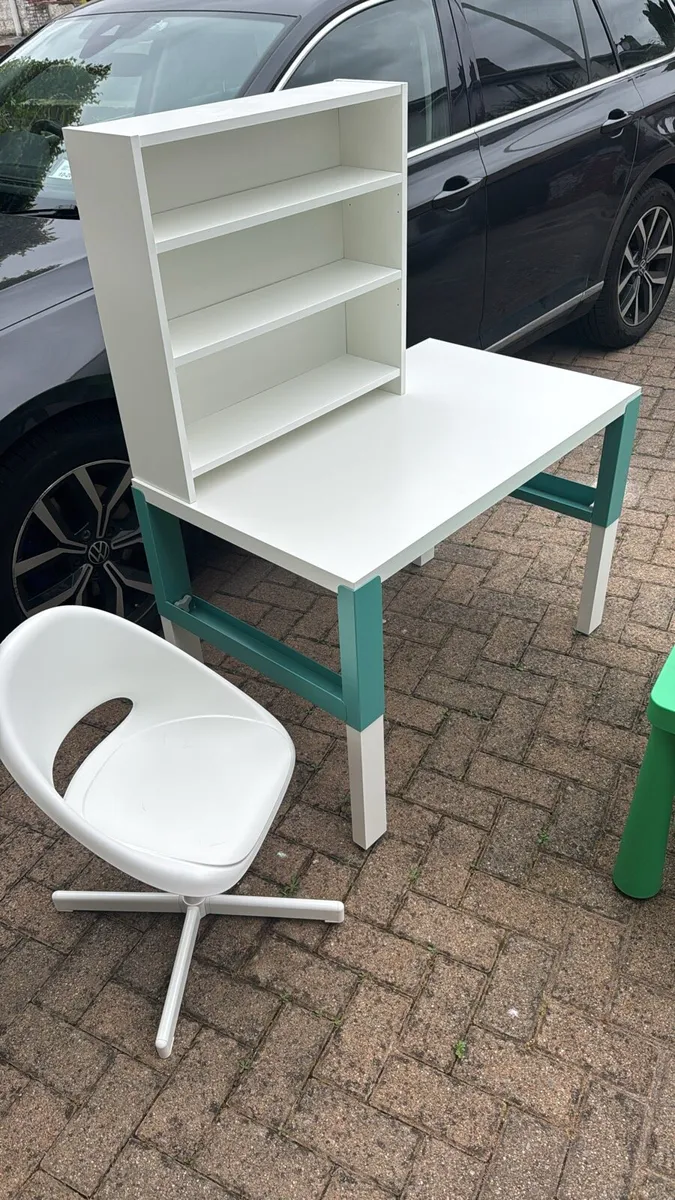 Children’s Desk & Chair Included - Image 1
