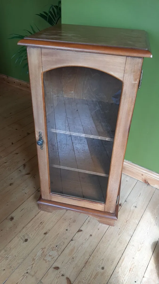 Display Cabinet - Image 1