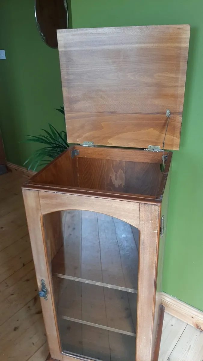 Display Cabinet - Image 2