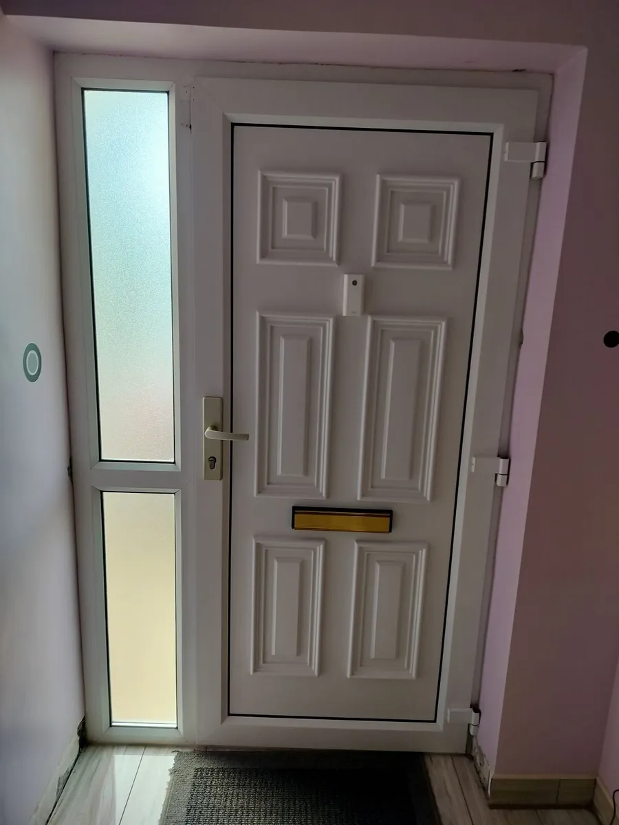 Front door - Image 2
