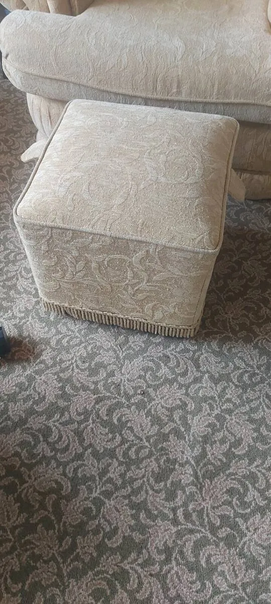 Suite of furniture - Image 4