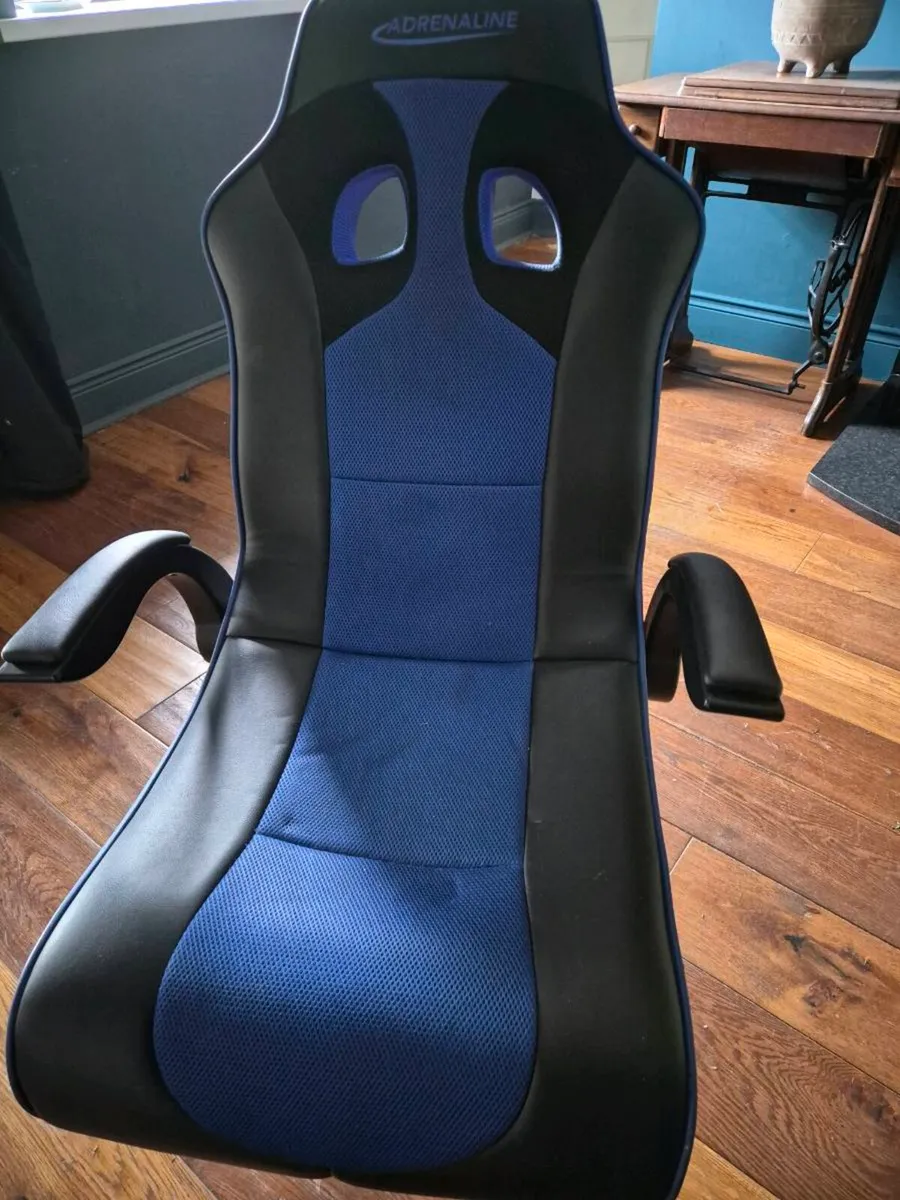 Gaming Chair - Image 1