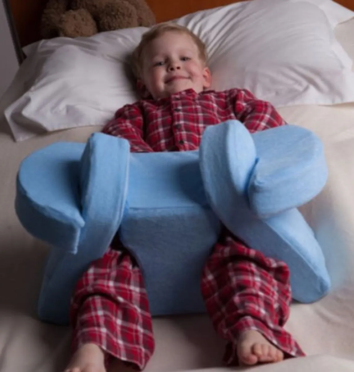 Pediatric Hip Abduction Support Pillow – Blue Foam - Image 2