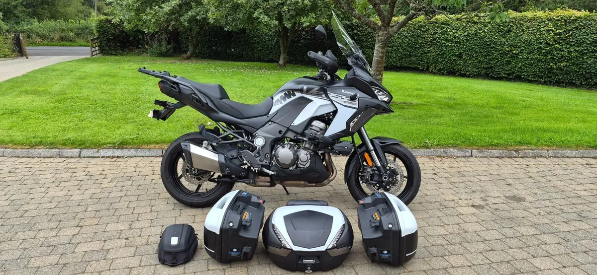 Kawasaki versys SE grand tourer - Image 1