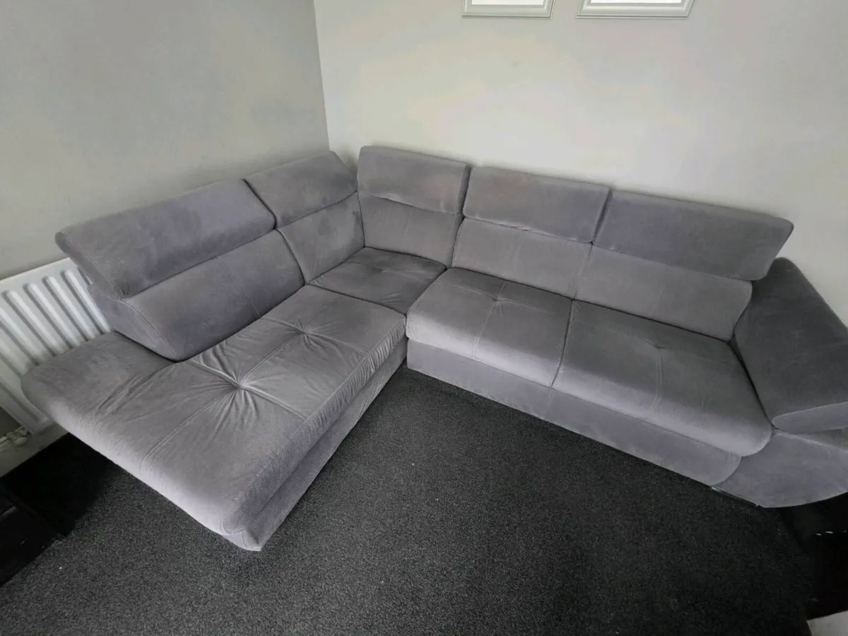 L shape corner sofa - Image 1