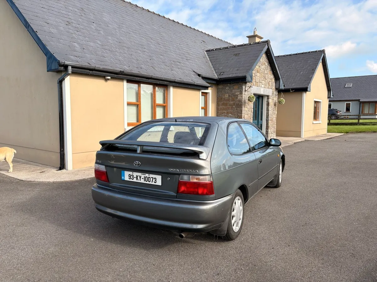 Toyota Corolla - Image 2