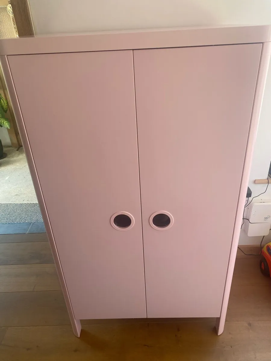 Childrens Ikea bedroom furniture - Image 1