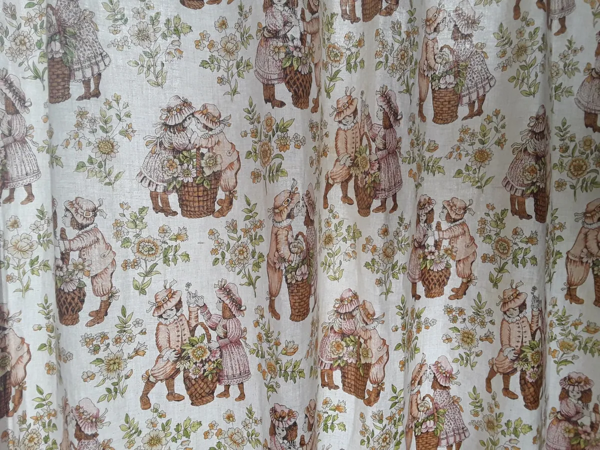 Vintage  small light weight curtain s - Image 4