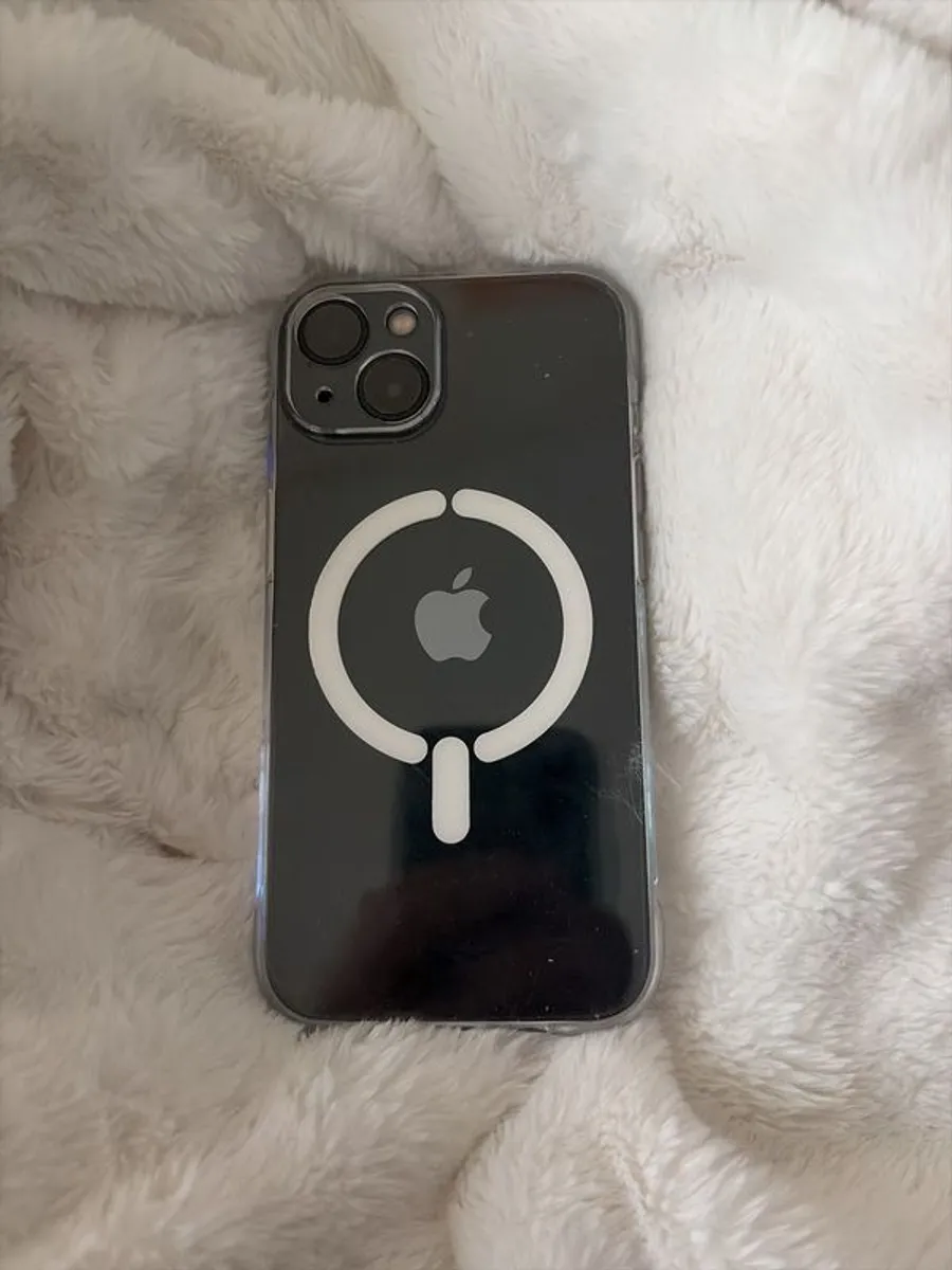 iPhone 13 - Image 2