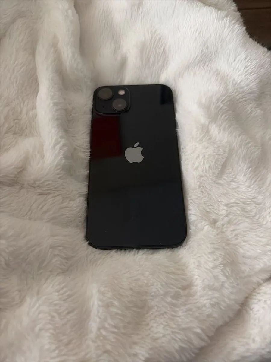 iPhone 13 - Image 4