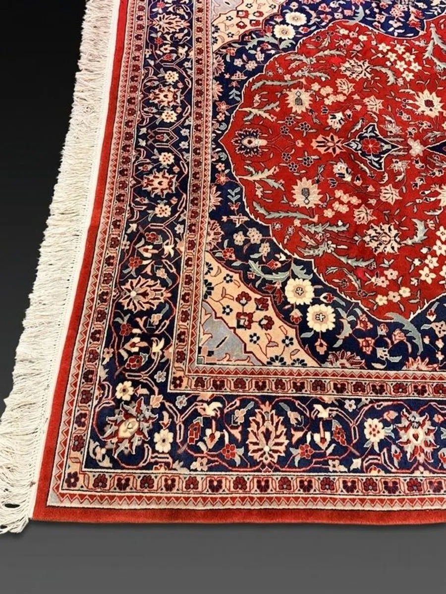 FLASH SALE ! Was 995 Now 795 ! Exquisite Vintage Keshan Persian Hand Knotted Rug - Image 2