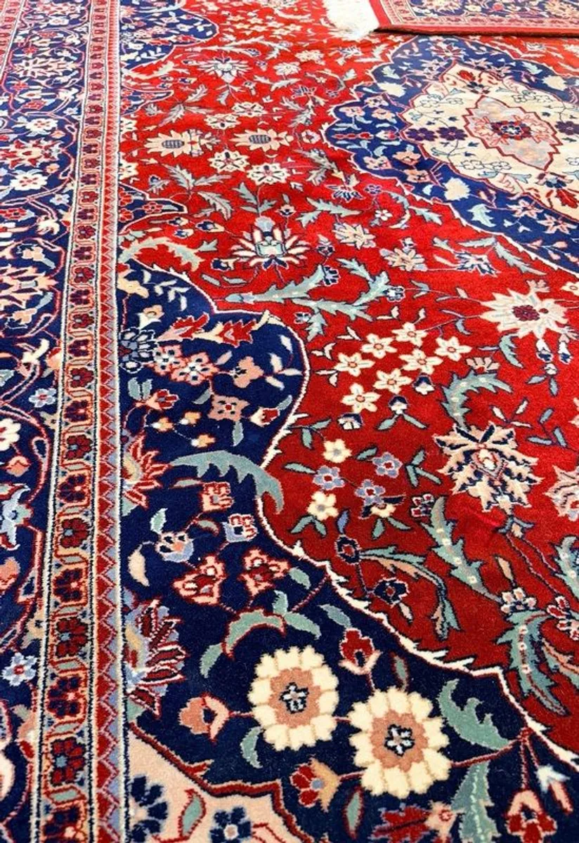 FLASH SALE ! Was 995 Now 795 ! Exquisite Vintage Keshan Persian Hand Knotted Rug - Image 3