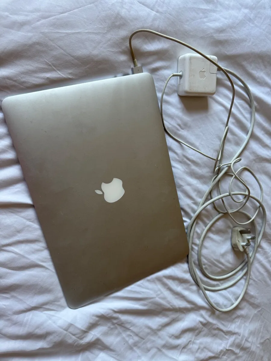 Apple 13-inch MacBook Air- Great Condition - Image 2