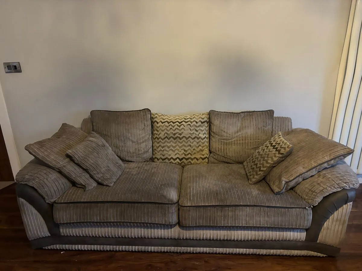 L shaped couch + 3 seater - Image 3
