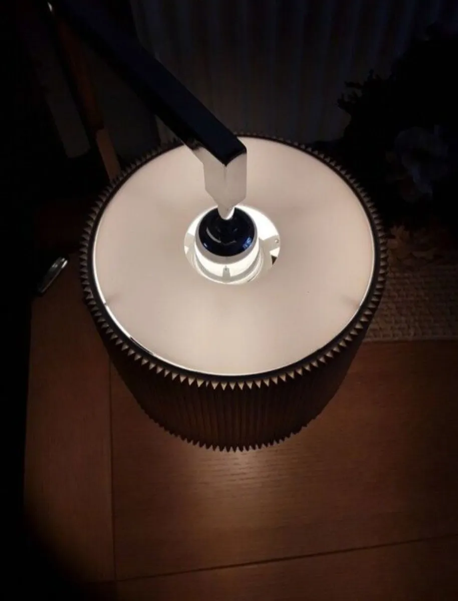 Modern table lamp very heavy Chrome base - Image 2