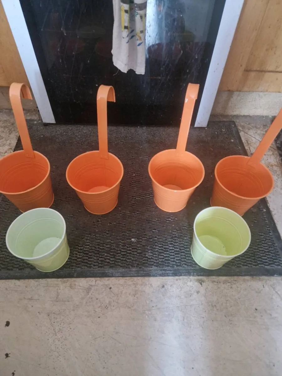 Garden items pots and tools. - Image 3