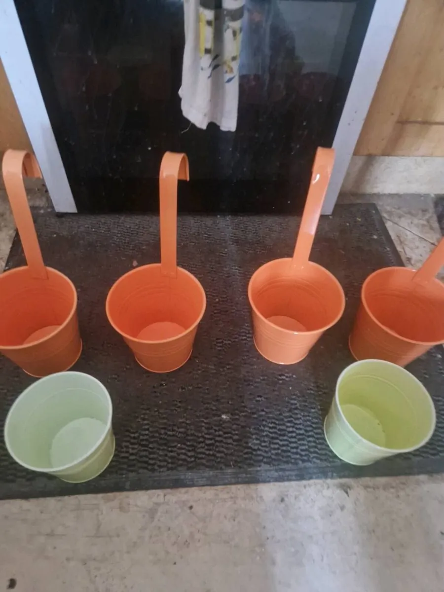 Garden items pots and tools. - Image 4