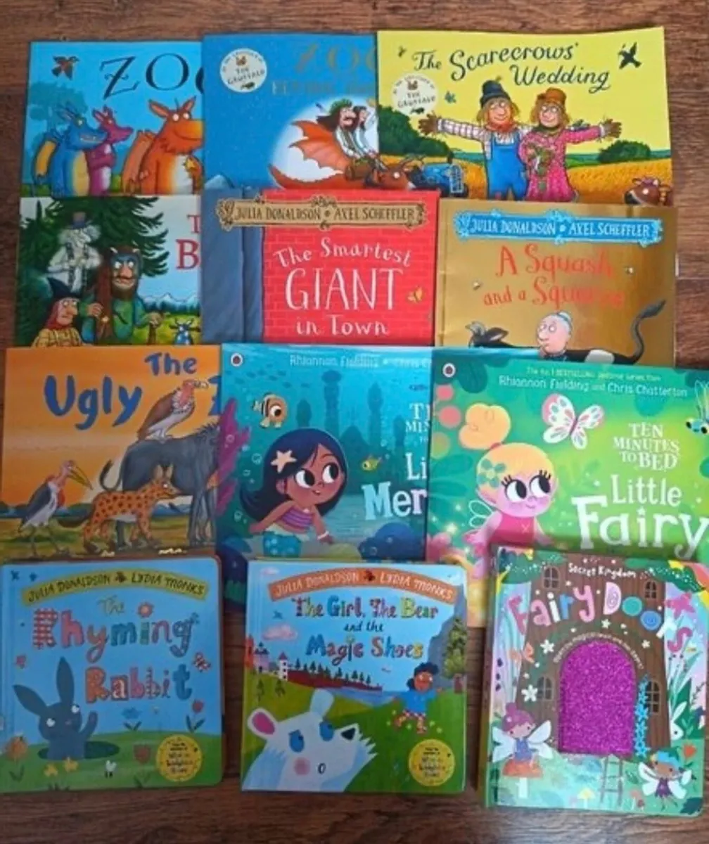 A fantastic bundle of 11 popular children's pictur