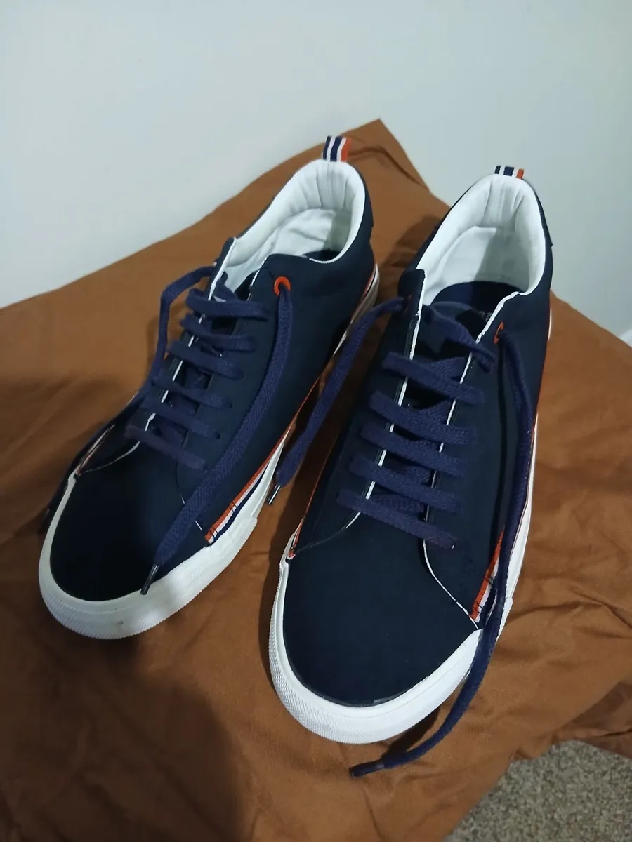 Mens trainers - Image 1