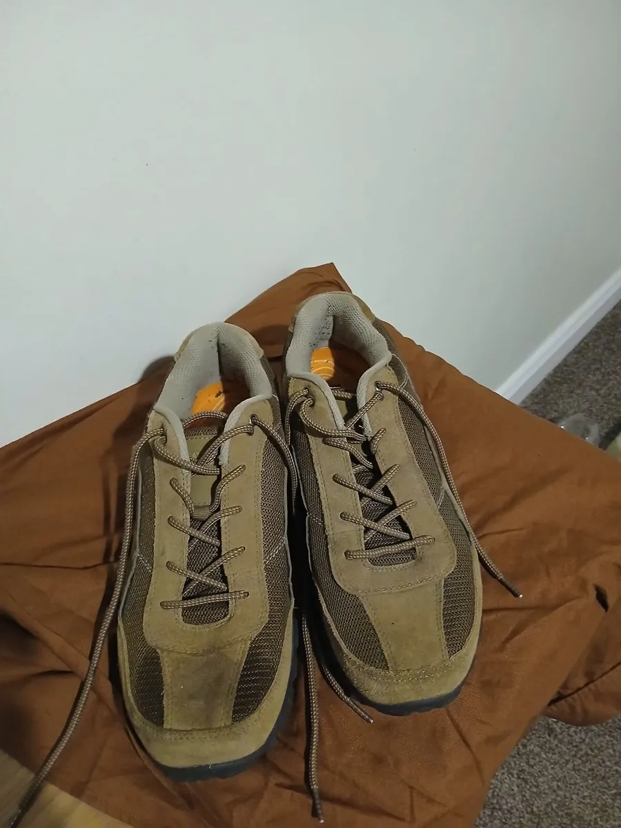 Mens Regatta hiking trainers - Image 1