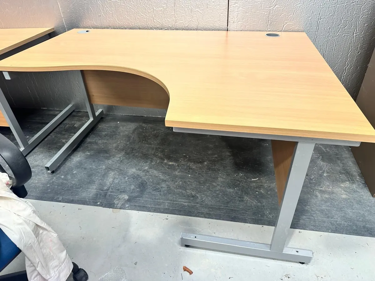 Office Table and chairs - Image 2
