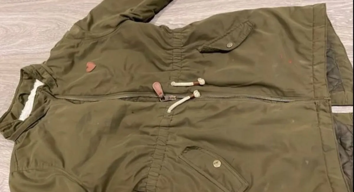 H&M Khaki Girls Winter Coat: 9-10yrs - REDUCED AS - Image 4