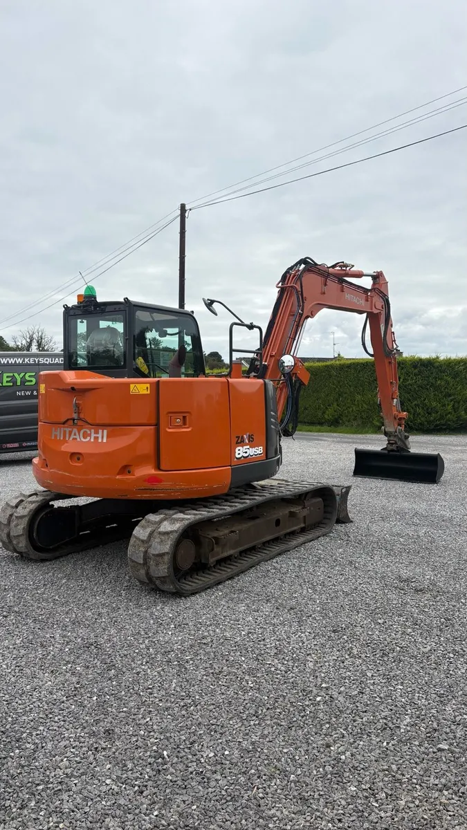 2020 hitachi zx85 - Image 4