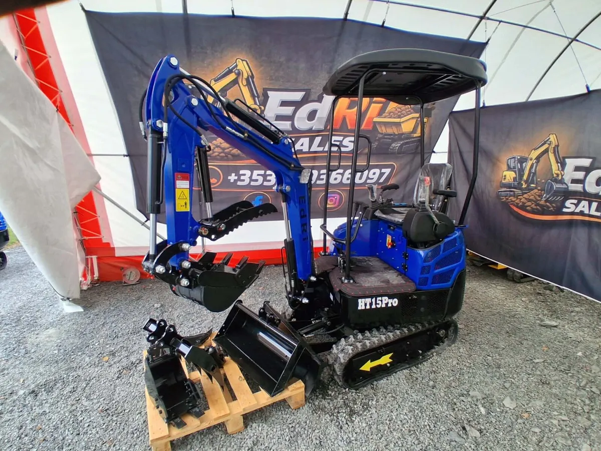1.5t mini digger - Image 1