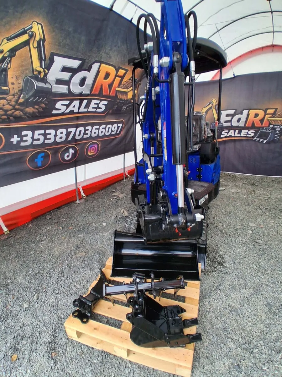 1.5t mini digger - Image 2