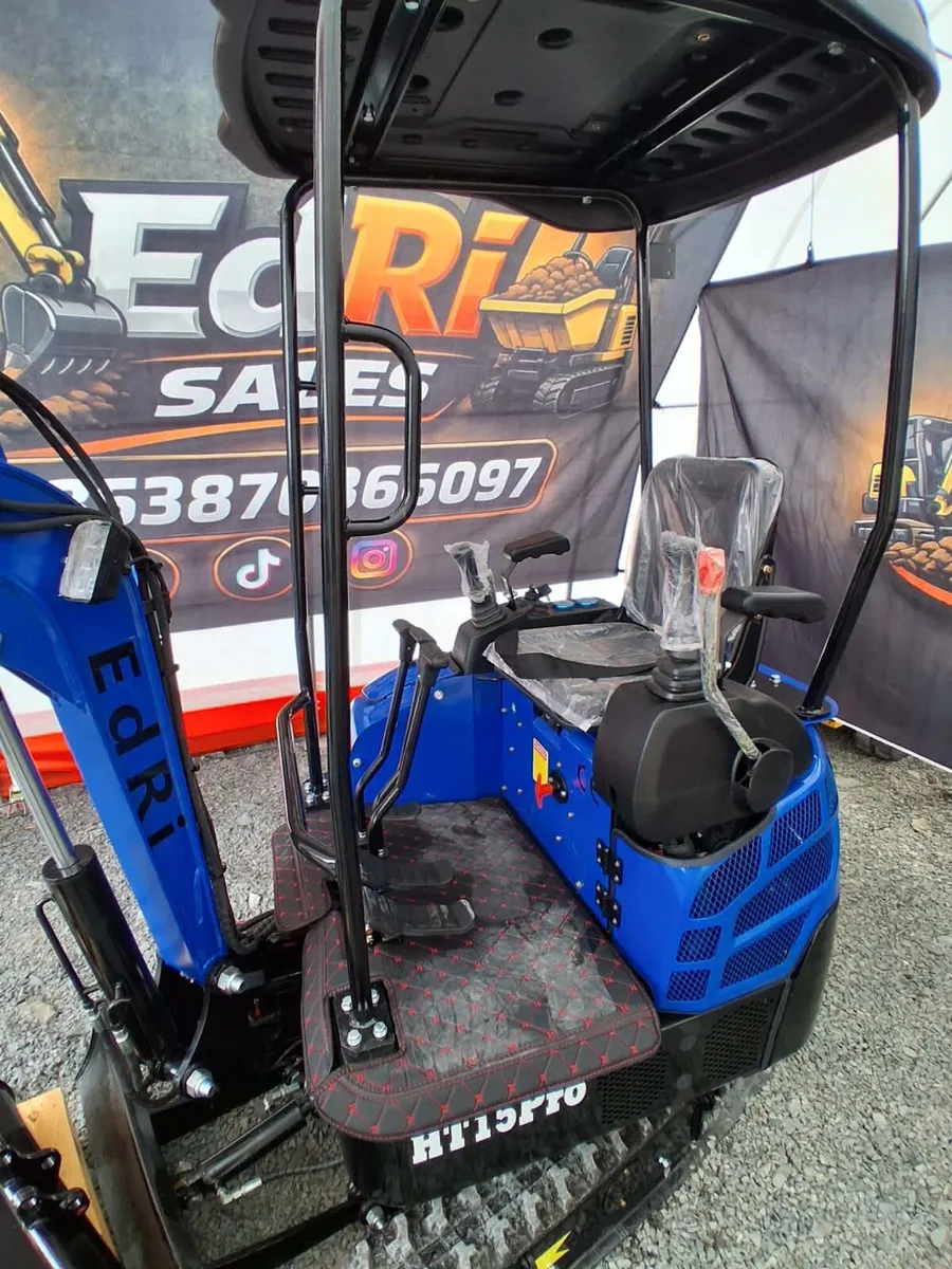 1.5t mini digger - Image 3