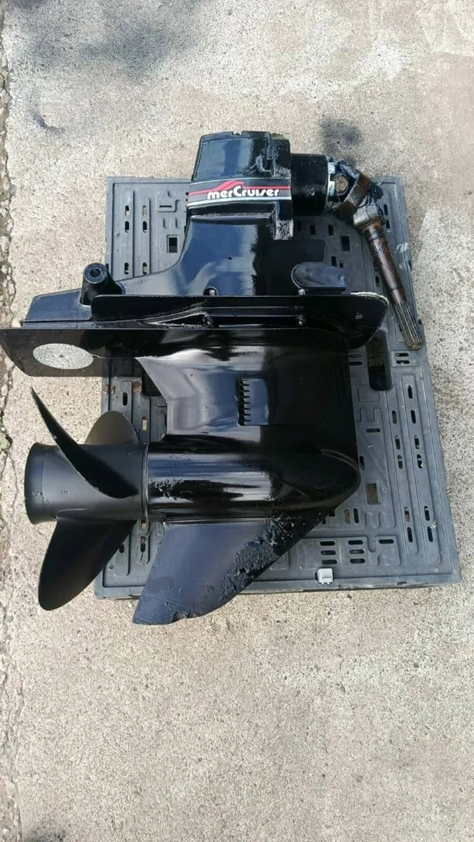Mercruiser alpha out drive for sale - Image 1