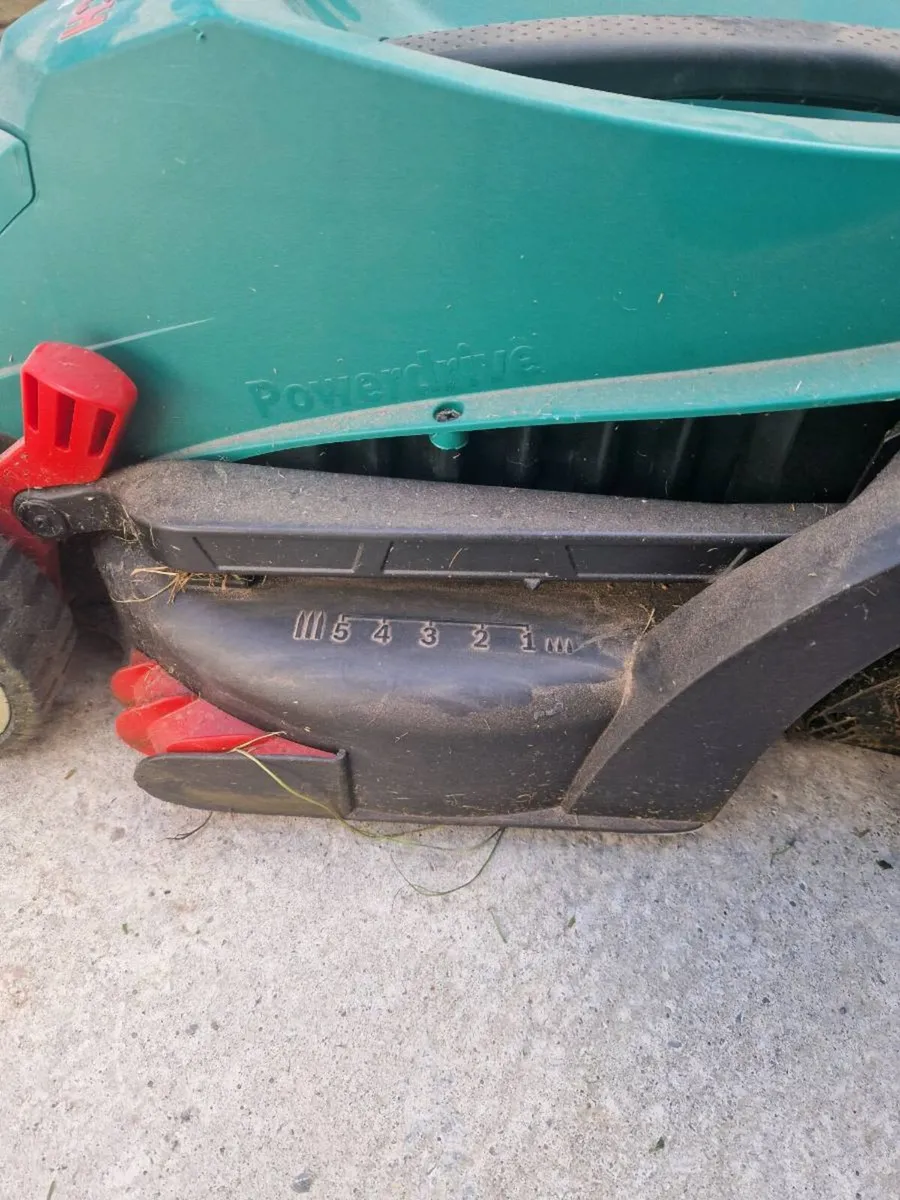 Bosch Rotak 34R Lawnmower - Image 4