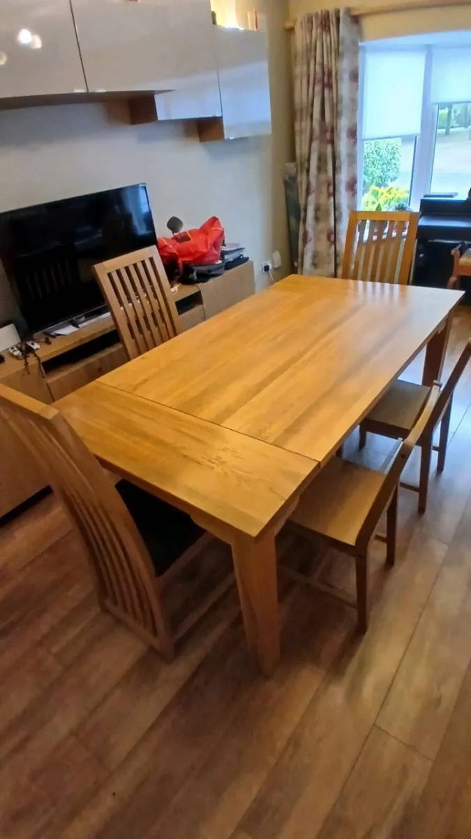 Kichen table 5 chairs - Image 1