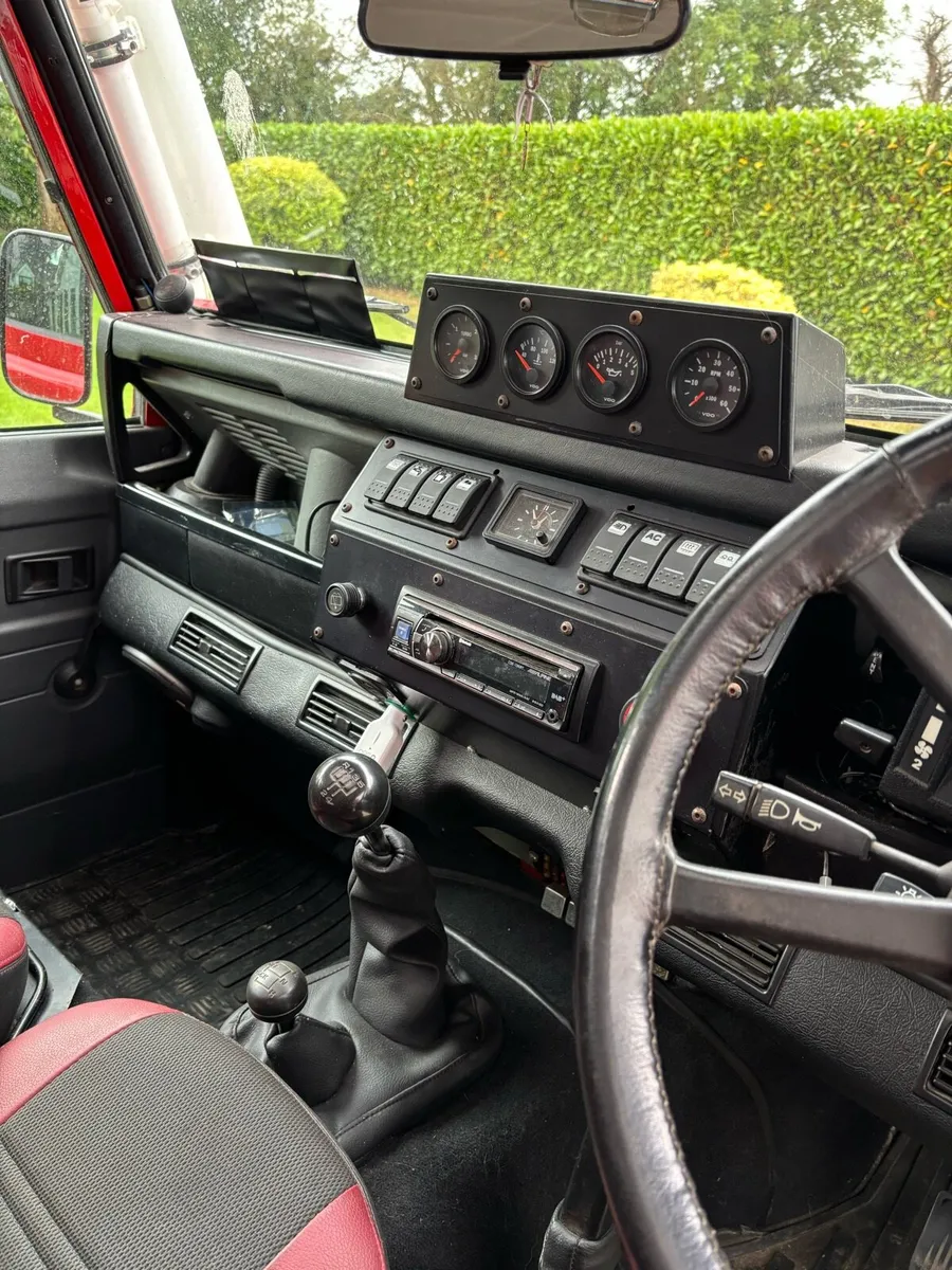 Land Rover - Image 4