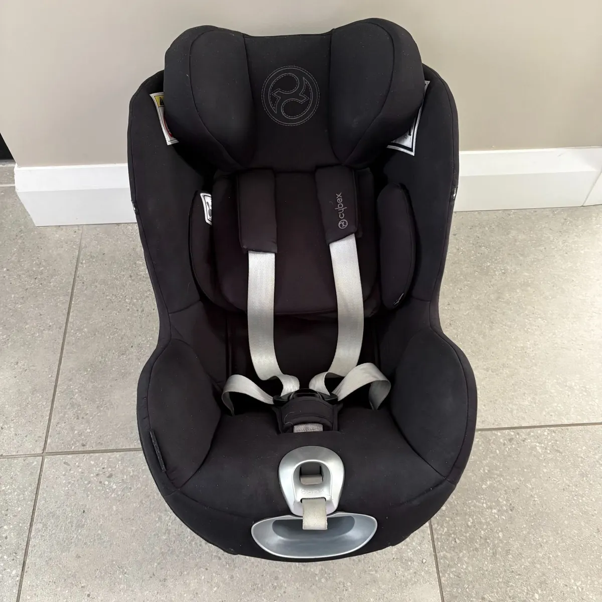 Cybex Sirona Z i-Size Group 0+/1 Car Seat (Black) - Image 1