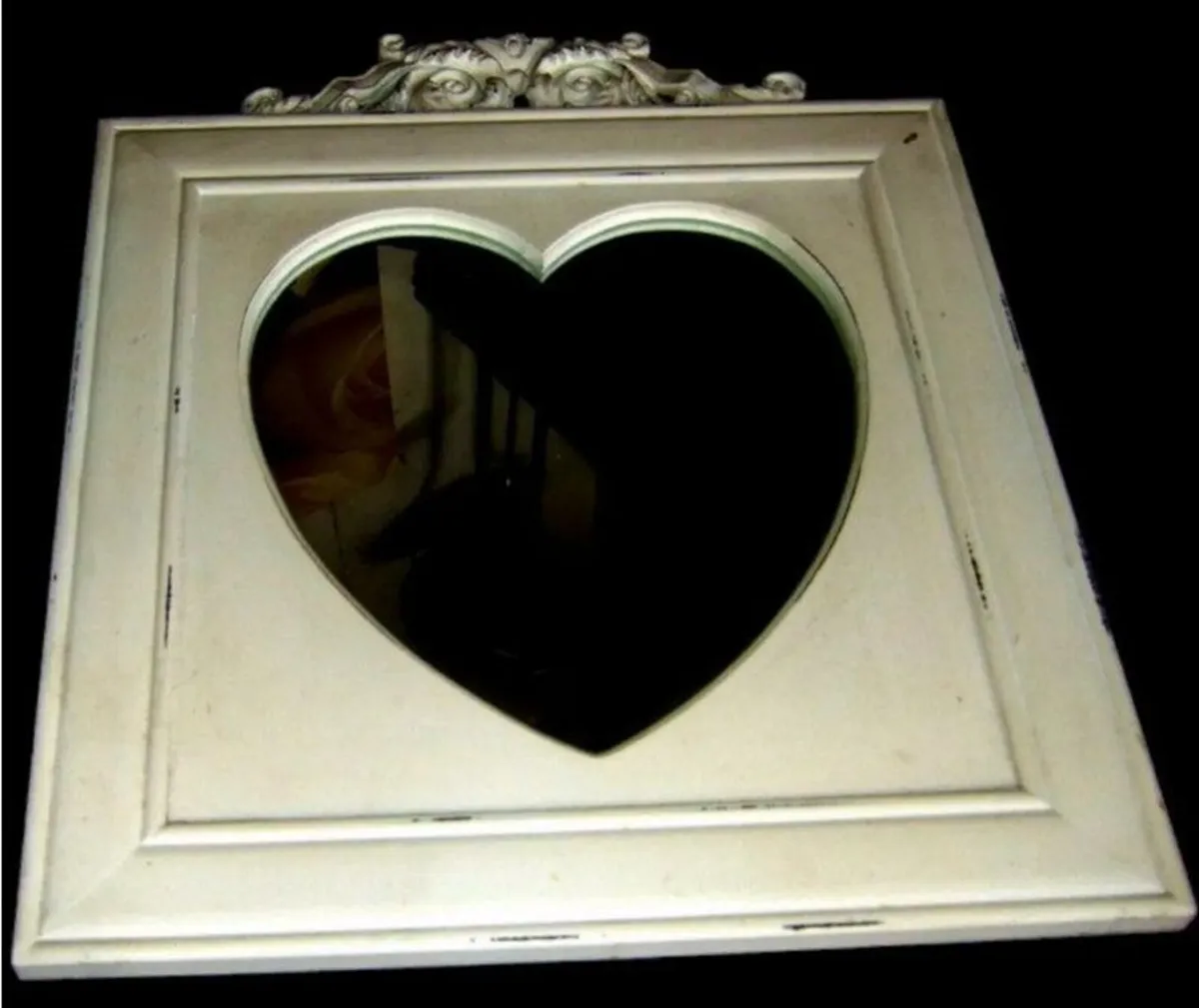 Vintage Shabby Chic Wooden Heart Mirror - Image 3