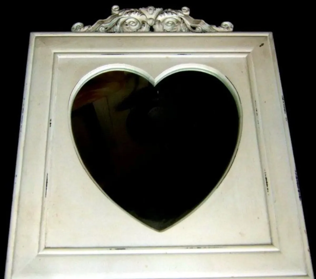 Vintage Shabby Chic Wooden Heart Mirror - Image 1