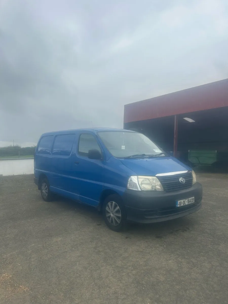 2010 Toyota hiace - Image 1