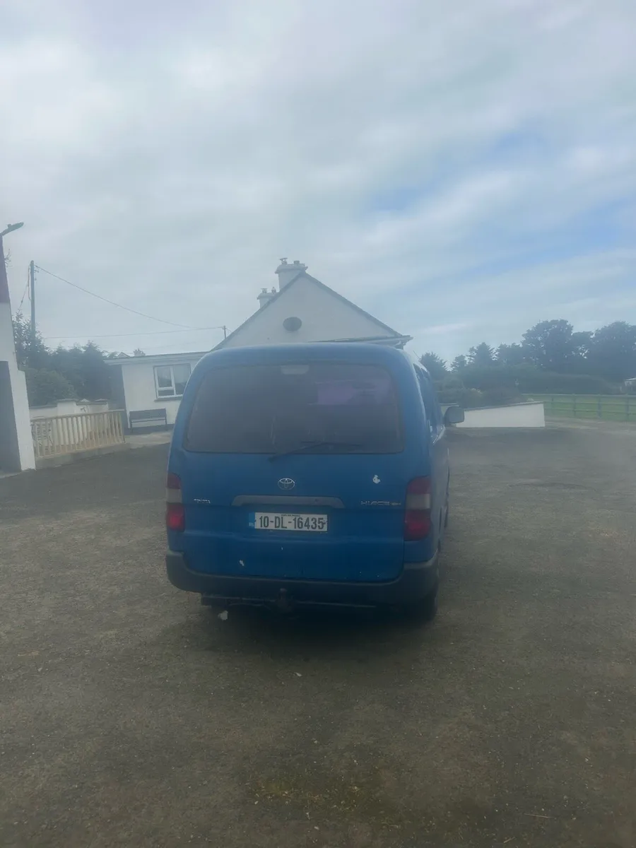 2010 Toyota hiace - Image 4