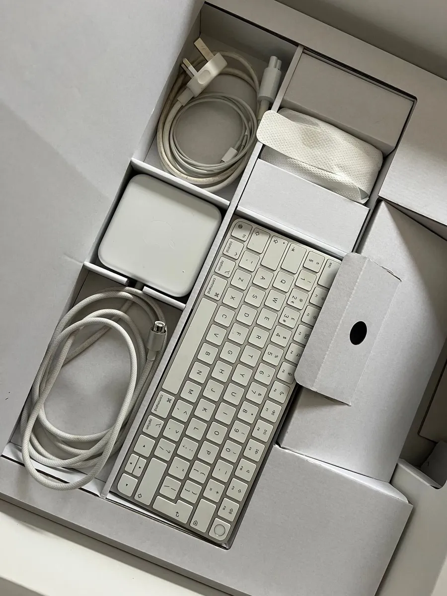Apple 24” iMac M1 8-Core CPU / 8-Core GPU – Silver - Image 4