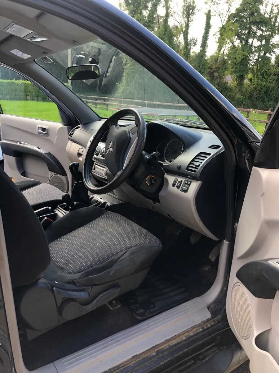 Mitsubishi L200 2011 - Image 4